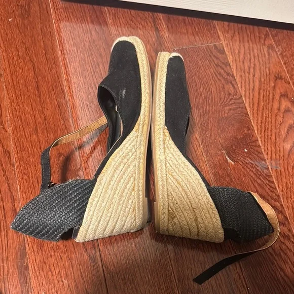 H&M Black Espadrilles with Woven T-Strap Design - Picture 2 of 4